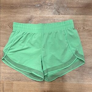 Athleta Green Mesh Racer Run Short 4 “ Size Medium